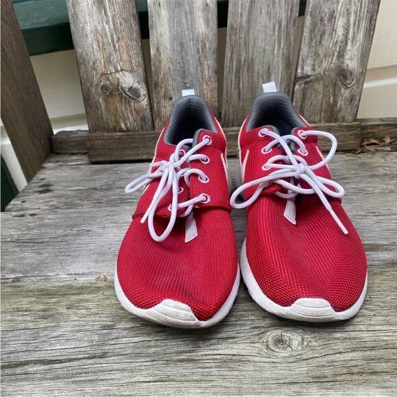Nike Roshe Run GS - Gym Red - White size Y5 women’s 6.5 - Picture 4 of 9